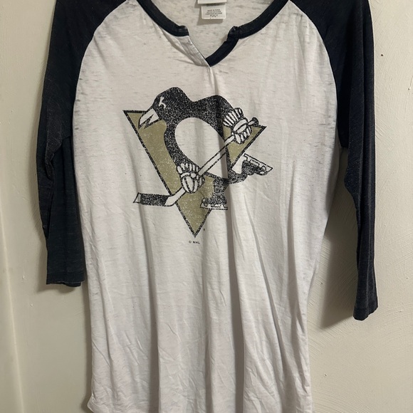 2 Pack Pittsburgh Penguins Hockey Tees Size Medium - Picture 5 of 7